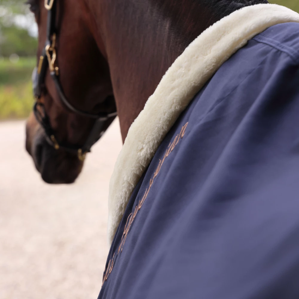 Shires Deluxe Stable Sheet Rug  - Navy in Navy