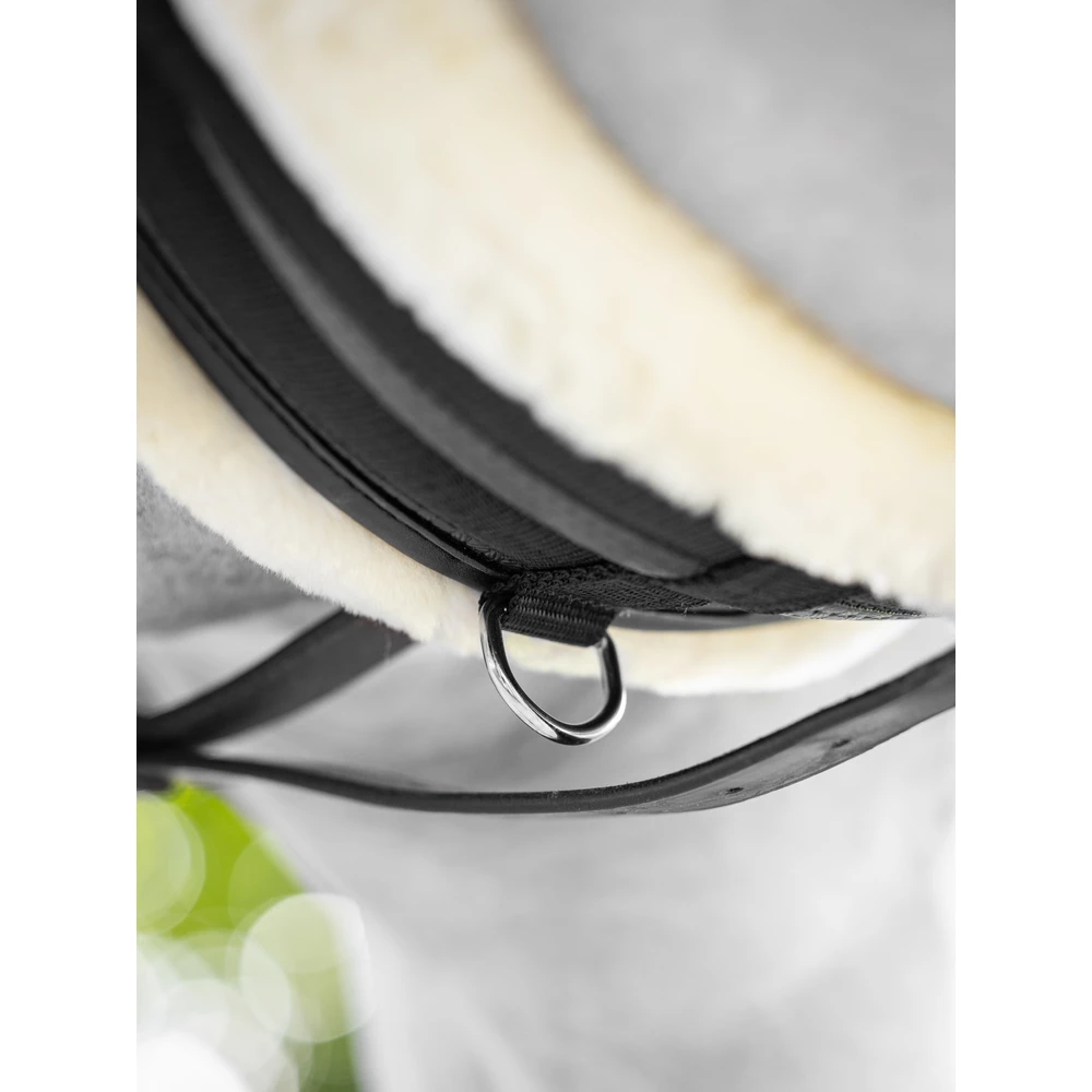 LeMieux Fleece Lined Anatomic Girth  - Black/Natural in Black/Natural
