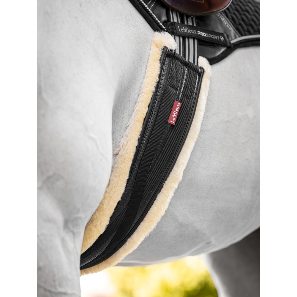LeMieux Fleece Lined Anatomic Girth - Black/Natural