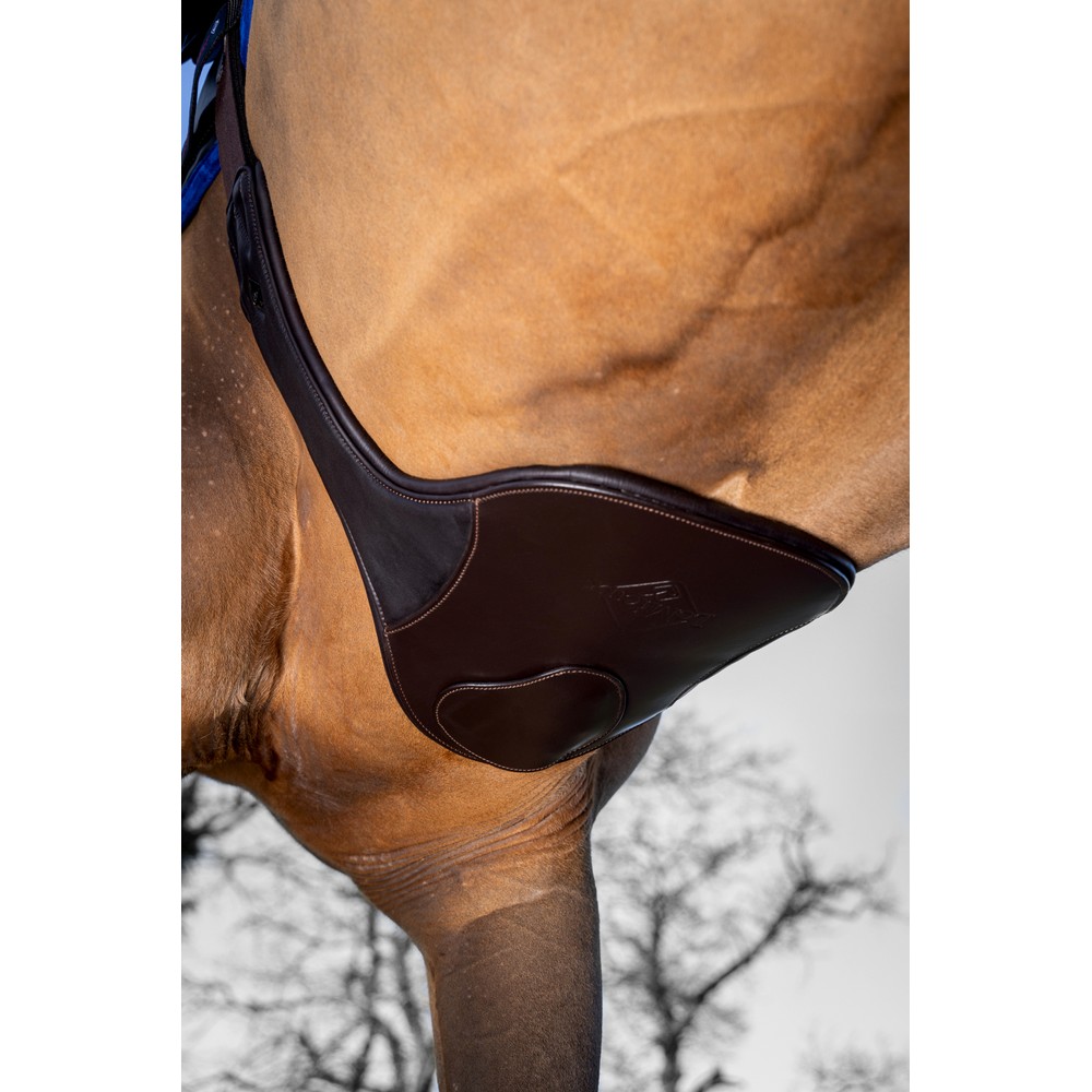 LeMieux Gel-Tek Anatomic Long Stud Girth with Magnet - Brown