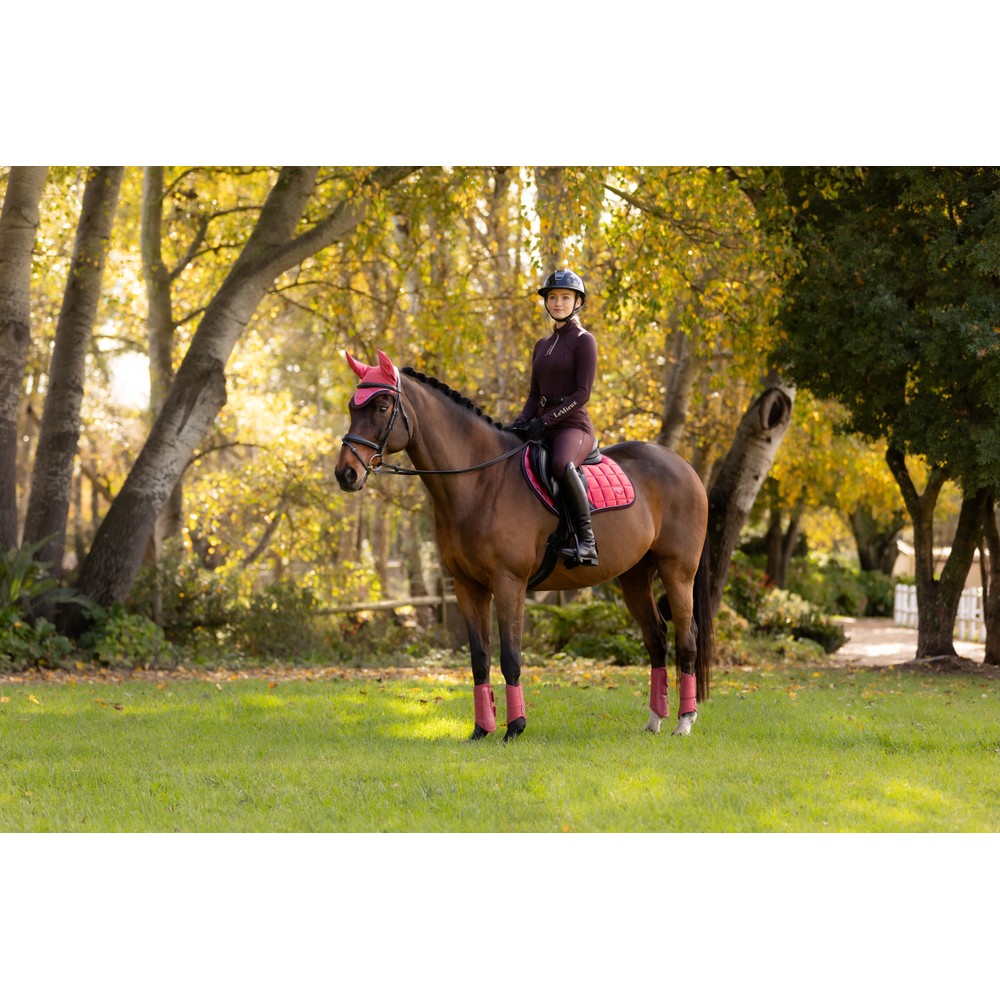 LeMieux Loire Classic Close Contact Square - Cranberry