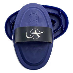 Haas Curry Comb in Denim Blue