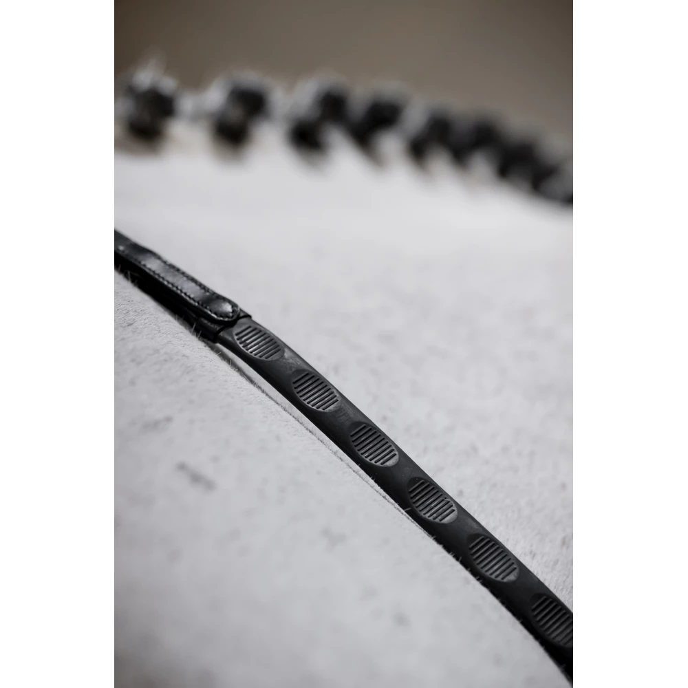 Horseware Thumb Grip Rubber Reins - Black in Black