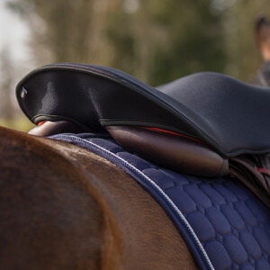 QHP Saddle seat cover memory foam - Black in Black