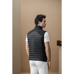 Alessandro Albanese Aa Mens Kari Gilet - Core Black in Core Black