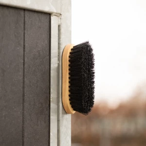 QHP Dandy brush magnet - Black in Black