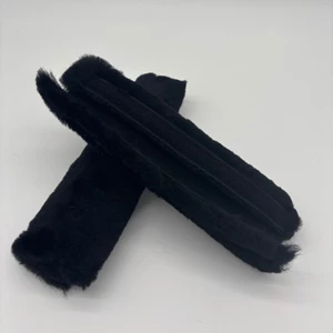 Ollard & Westcombe French Blinker Lambswool: Black in Black