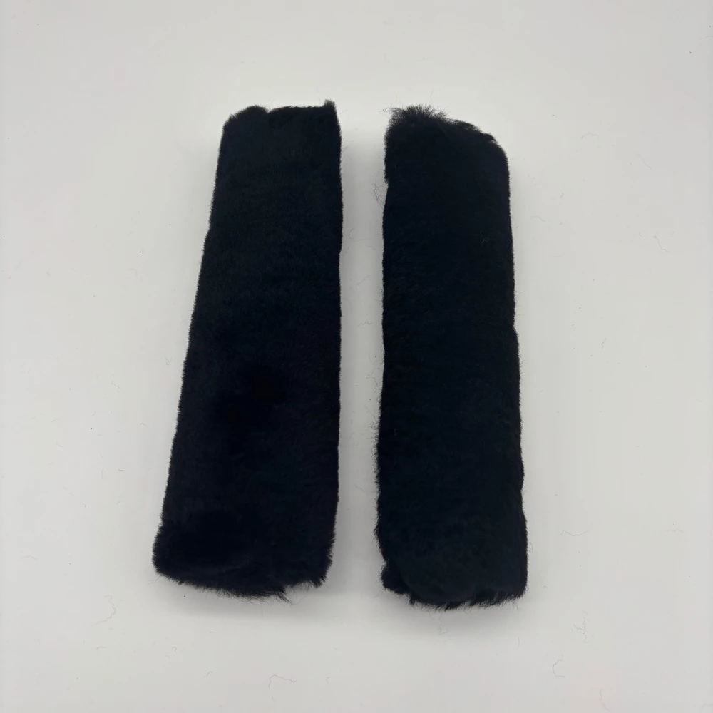 Ollard & Westcombe French Blinker Lambswool: Black in Black