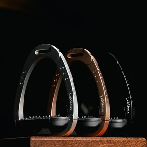 LeMieux Brilliance Vector Balance Stirrup Aluminium in Aluminium